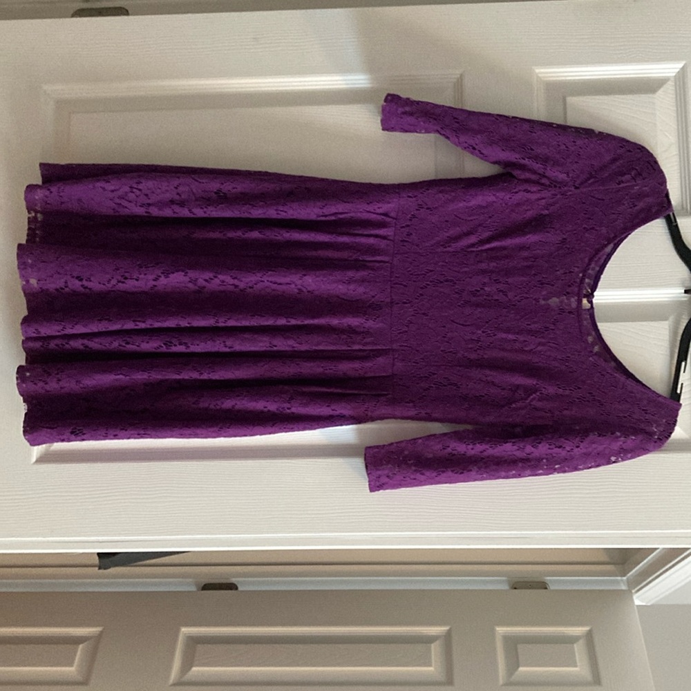Size 4 vintage betsey johnson dress, good condition.